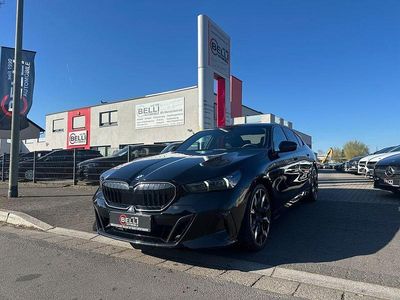 Gebraucht BMW 520 M Sport 197 PS (144 kW) 2024 Black sapphire metallic Limousine
