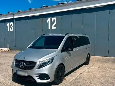 Gebraucht Mercedes V220 Avantgarde 163 PS (119 kW) 2021 Silber Van / Kleinbus