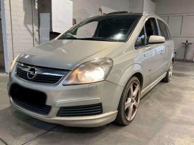 gebraucht Opel Zafira B 2.2 Cosmo+OPC Line+Panorama+7 Sitze+