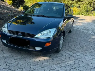 Gebraucht Ford Focus Ghia 101 PS (74 kW) 2002 Grün Kleinwagen