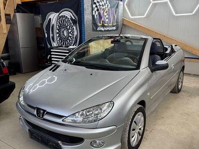 Gebraucht Peugeot 206 CC Filou 109 PS (80 kW) 2004 Silber Cabrio