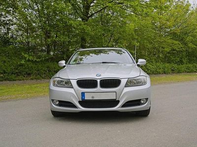 Usata BMW 318 143 CV (105 kW) 2011 Argento Station wagon