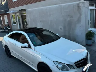 Gebraucht Mercedes E350 AMG 260 PS (191 kW) 2011 Weiß Coupé