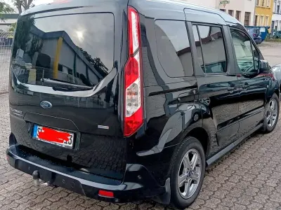 Gebraucht Ford Tourneo Connect Titanium 120 PS (88 kW) 2018 Schwarz Van / Kleinbus