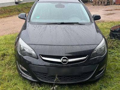 Schwarz Gebraucht 2013 Opel Astra Kombi | 3.500 € (Fairer Preis)