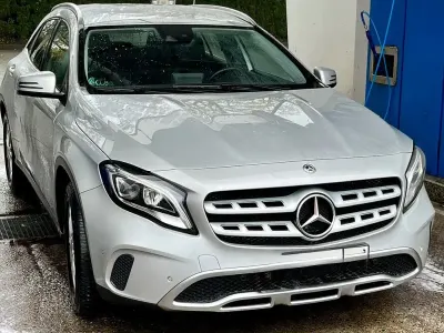 Gebraucht Mercedes GLA180 Urban 122 PS (89 kW) 2018 Silber SUV
