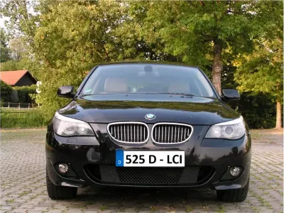 Gebraucht BMW 525 197 PS (144 kW) 2009 Schwarz Kombi