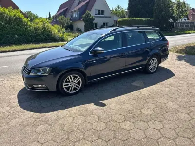 Gebraucht VW Passat 105 PS (77 kW) 2011 Night blue metallic Kombi