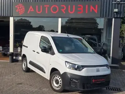 Second-hand Fiat Doblò 243 CP (178 kW) 2023 Alb Monovolum