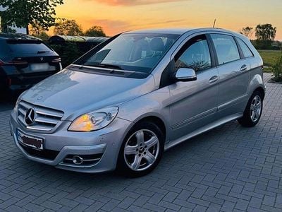 Gebraucht Mercedes B180 109 PS (80 kW) 2009 Grau Van / Kleinbus