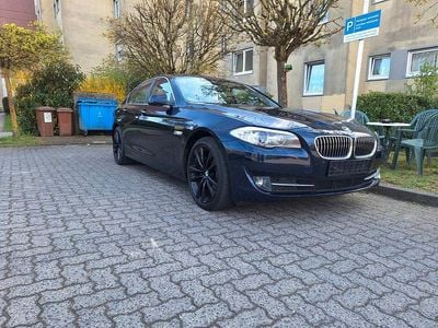 Second-hand BMW 530 258 CP (189 kW) 2013 Albastru Berlinǎ