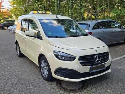 Usata Mercedes T180 116 CV (85 kW) 2024 Beige Monovolume