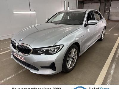 BMW 330e