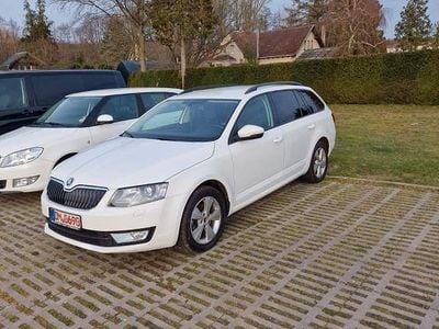 Weiß Gebraucht 2014 Skoda Octavia Kombi | 6.900 € (Guter Preis)