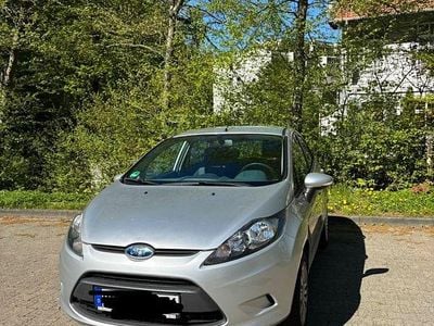 Usata Ford Fiesta Trend 60 CV (44 kW) 2010 Argento Berlina