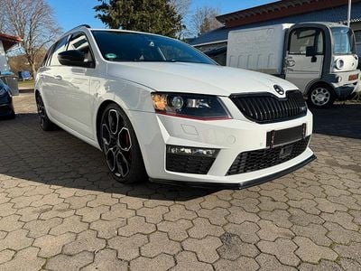 Weiß Gebraucht 2016 Skoda Octavia vRS Kombi | 14.900 €