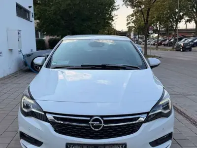 Gebraucht Opel Astra 136 PS (100 kW) 2019 Weiß Kombi