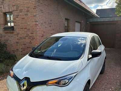 Second-hand Renault Zoe Life 80 kW (109 CP) 2020 Alb Hatchback