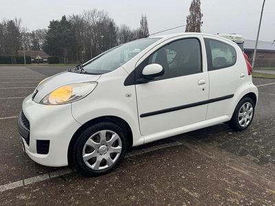 Gebraucht Peugeot 107 Comfort plus 70 PS (51 kW) 2010 Weiß Kleinwagen