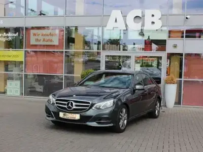 Gebraucht Mercedes E200 Avantgarde 184 PS (135 kW) 2013 Grau Limousine