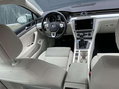 Silber Gebraucht 2018 VW Passat Comfortline Limousine | 14.991 € (Guter Preis)
