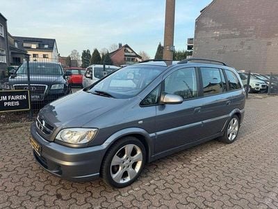 Grau Gebraucht 2004 Opel Zafira OPC Van / Kleinbus | 1.990 € (Fairer Preis)
