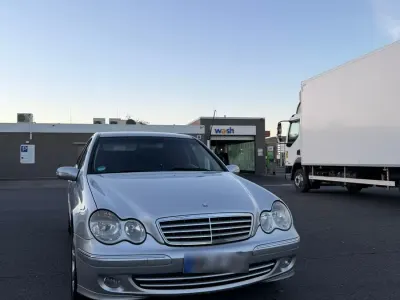 Second-hand Mercedes C220 150 CP (110 kW) 2004 Argintiu Berlinǎ