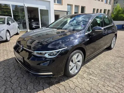Gebraucht VW Golf VII Style 150 PS (110 kW) 2020 Deep black perleffekt Kleinwagen
