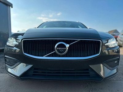 Gebraucht Volvo V60 Momentum 190 PS (139 kW) 2020 Braun Kombi