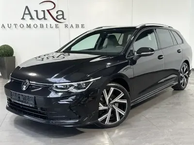 Gebraucht VW Golf VIII R-line 150 PS (110 kW) 2022 Deep black Kombi