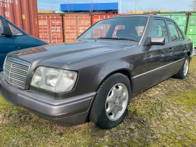 Gebraucht Mercedes E220 180 PS (132 kW) 1994 Braun Limousine