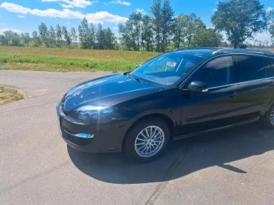 Gebraucht Renault Laguna III 140 PS (102 kW) 2012 Schwarz Kombi