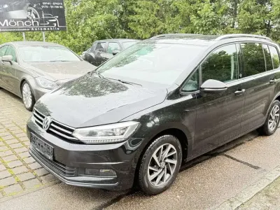 Gebraucht VW Touran Sound 150 PS (110 kW) 2017 Deep black perleffekt Van / Kleinbus