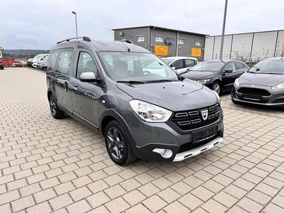 Gebraucht Dacia Dokker Celebration 116 PS (85 kW) 2017 Grau Van / Kleinbus