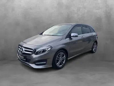Gebraucht Mercedes B200 Urban 156 PS (114 kW) 2018 Metalliclack mountaingrau Kleinwagen