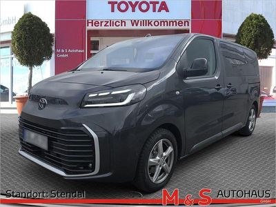 Titanium grey metallic Gebraucht 2024 Toyota Proace Verso Team Kombi | 56.700 €