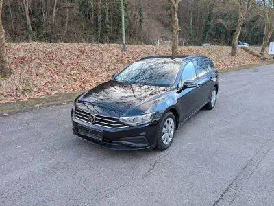 Gebraucht VW Passat 150 PS (110 kW) 2021 Schwarz Kombi