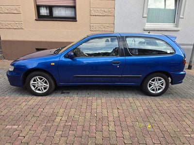 Blau Gebraucht 1998 Nissan Almera Limousine | 4.100 €