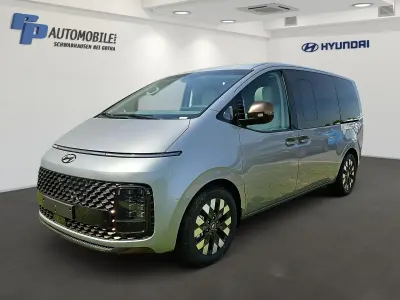 Gebraucht Hyundai Staria Signature 177 PS (130 kW) 2024 Silber Van / Kleinbus