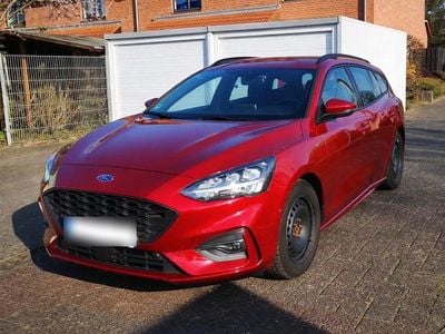 Używany Ford Focus ST-Line 125 KM (91 kW) 2020 Czerwony Kombi