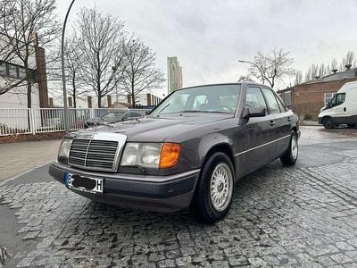 Gebraucht Mercedes E300 179 PS (131 kW) 1991 Braun Limousine