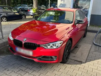 Gebraucht BMW 320 Sport Line 194 PS (142 kW) 2012 Andere farben Limousine