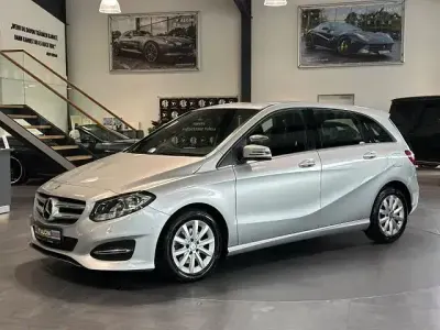 Gebraucht Mercedes B180 Edition 122 PS (89 kW) 2018 Silber Van / Kleinbus