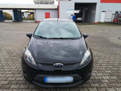 Gebraucht Ford Fiesta Ambiente 60 PS (44 kW) 2011 Schwarz Kleinwagen
