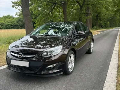 Gebraucht Opel Astra Energy 120 PS (88 kW) 2014 Braun Limousine