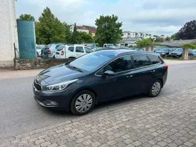 Gebraucht Kia Ceed 110 PS (80 kW) 2015 Grau Kleinwagen