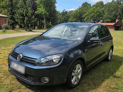 Gebraucht VW Golf VII Match 105 PS (77 kW) 2012 Blau Limousine