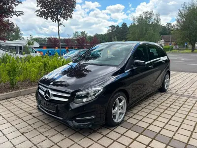 Gebraucht Mercedes B180 109 PS (80 kW) 2015 Schwarz Kleinwagen