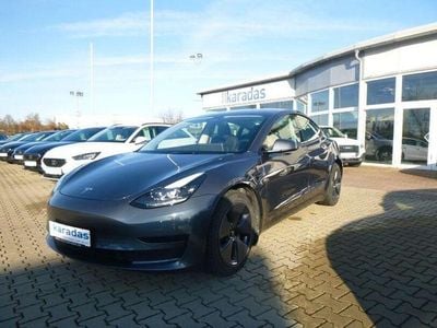 Grau Gebraucht 2022 Tesla Model 3 RWD Limousine | 25.900 € (Fairer Preis)