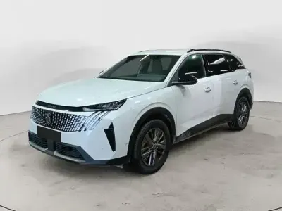 Gebraucht Peugeot 5008 Allure 136 PS (100 kW) 2025 Andere SUV